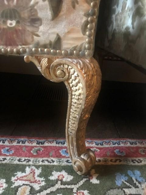 Sofa leg